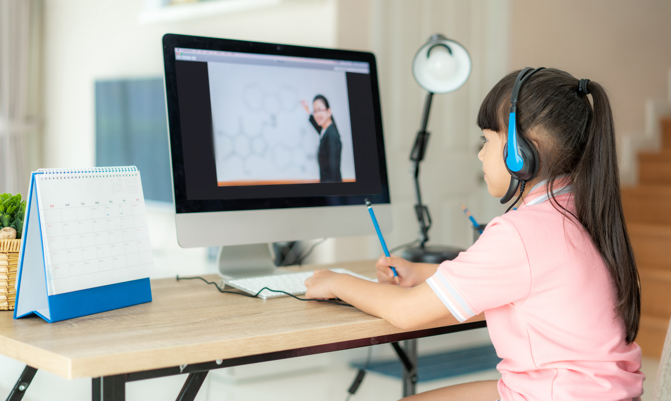 Shutterstock 1697599129